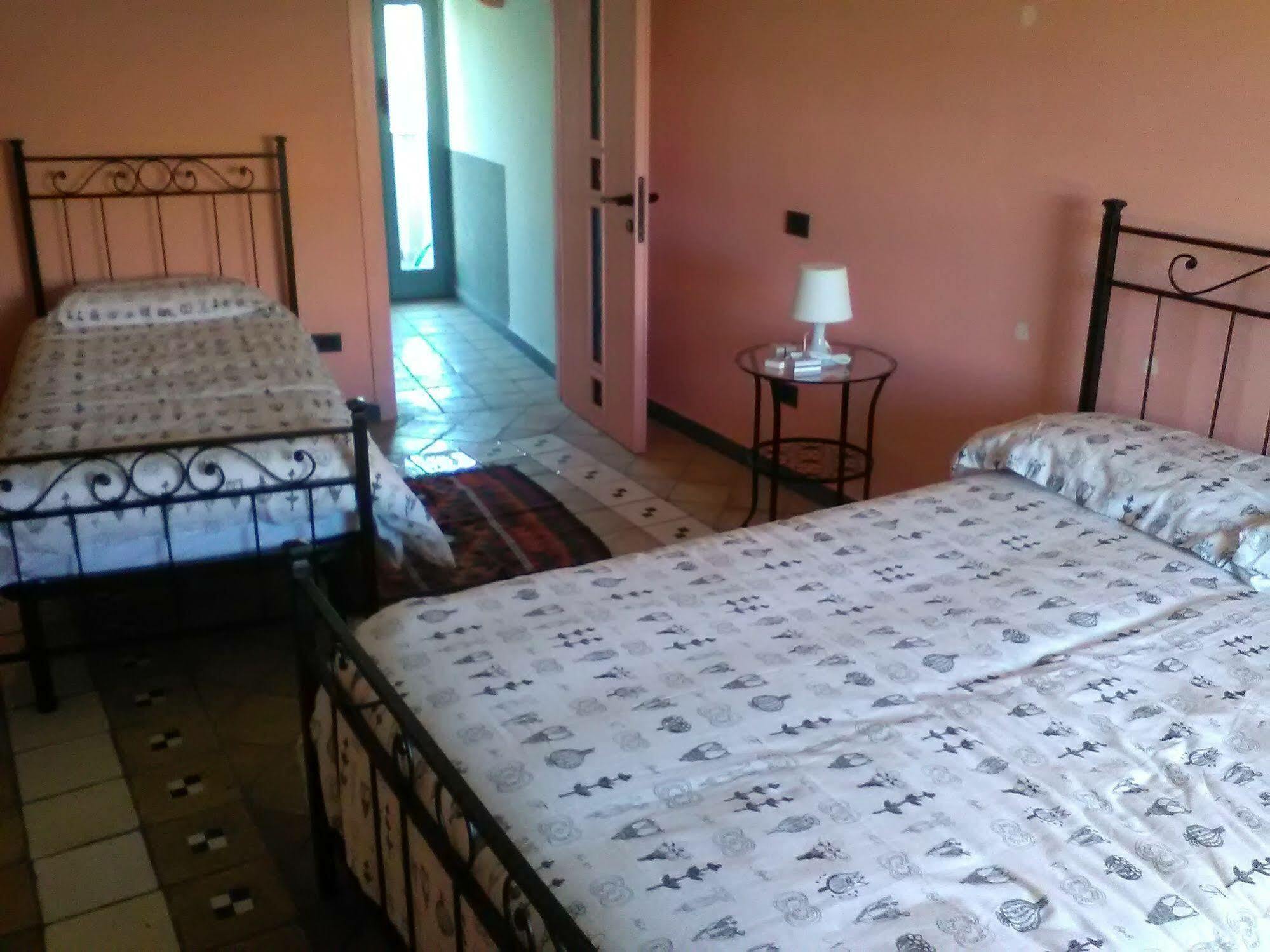 Marieta Rooms Sarzana Zewnętrze zdjęcie